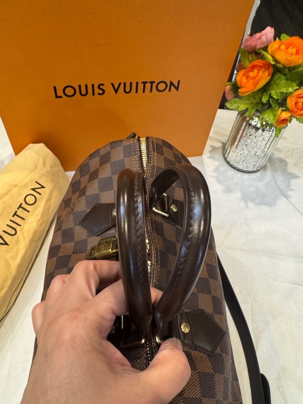 Authentic Louis Vuitton Brown Damier Ebene Bandoulier 30 - Picture 9 of 15